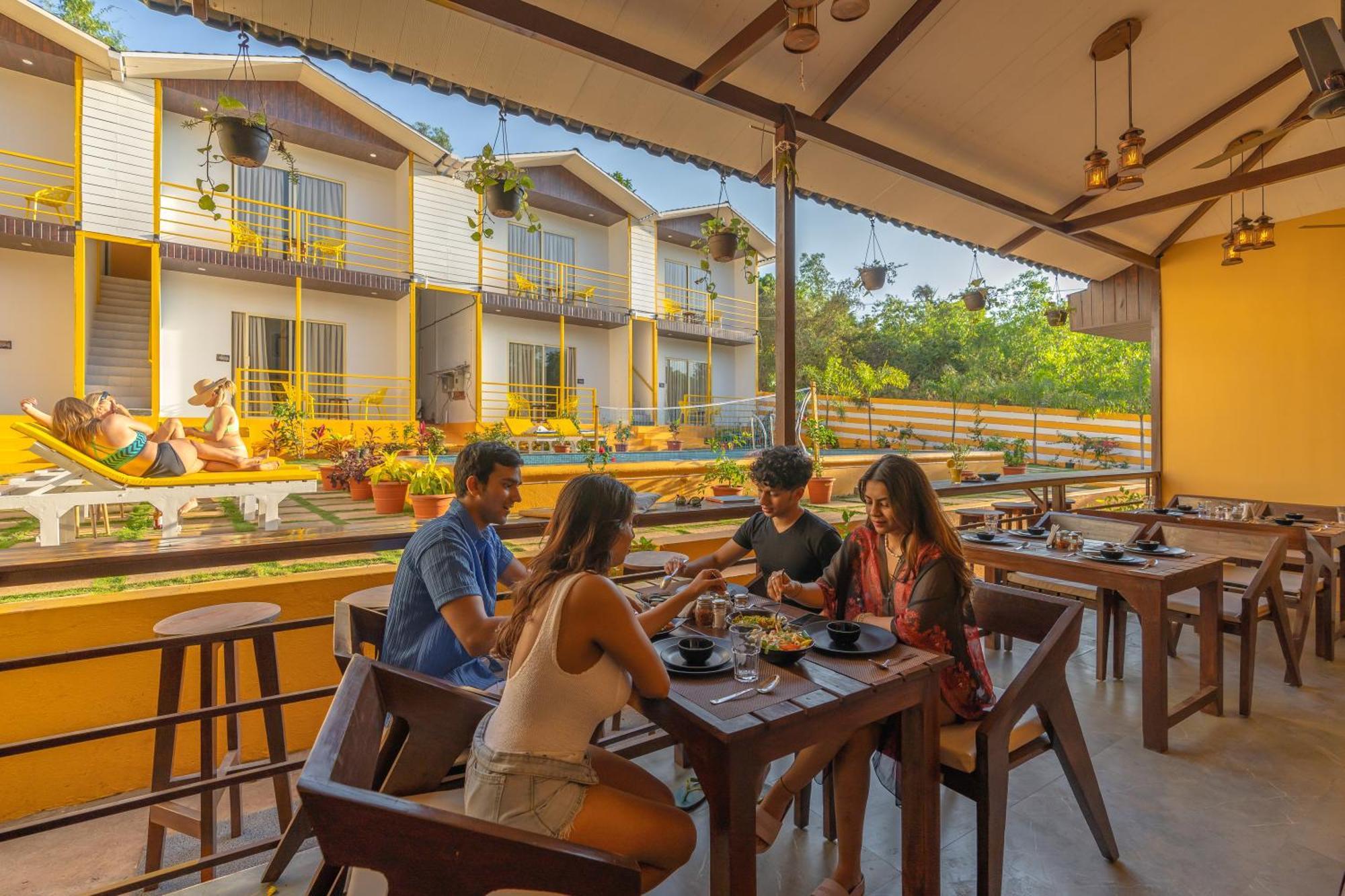 The Social Stays Goa, Morjim Formerly Artbuzz Exterior photo