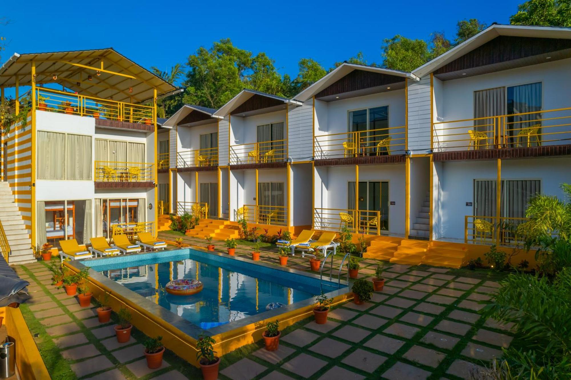 The Social Stays Goa, Morjim Formerly Artbuzz Exterior photo